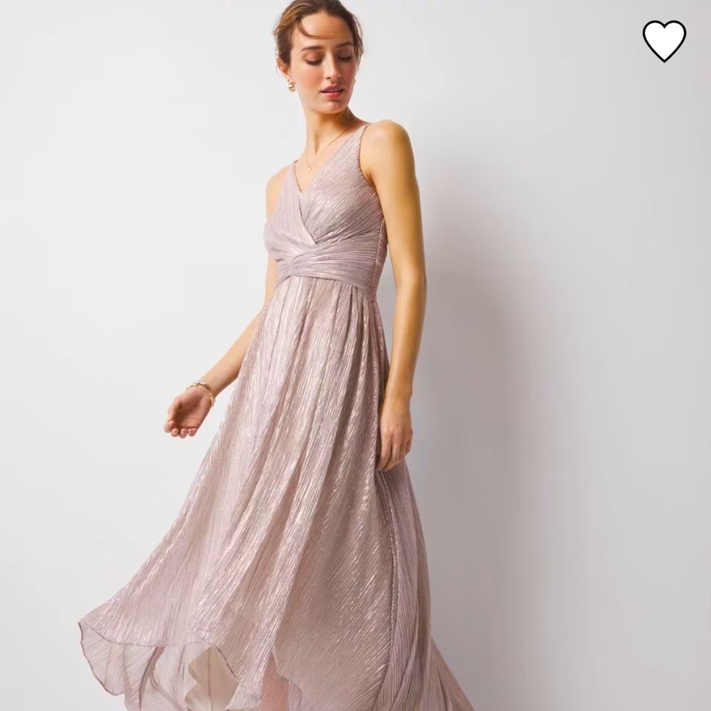 WRITE A REVIEW
Twist-Front Pleated Midi Dress size. 6